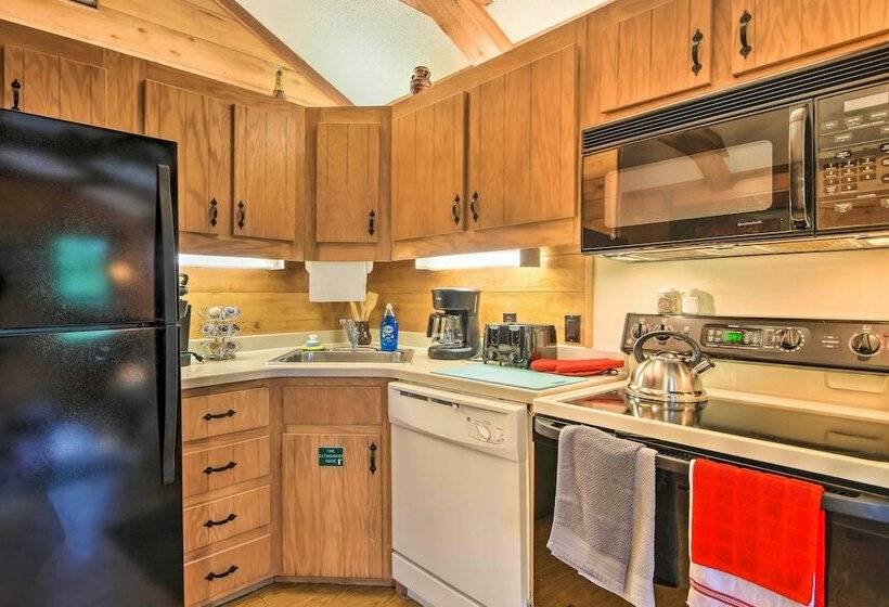 Pet Friendly Marble Cabin W/ Deck, Grill, Fire Pit