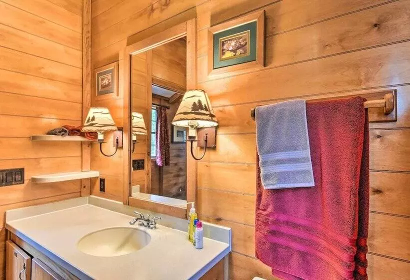Pet Friendly Marble Cabin W/ Deck, Grill, Fire Pit