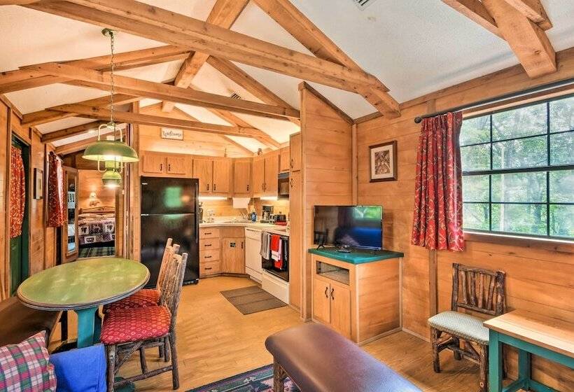 Pet Friendly Marble Cabin W/ Deck, Grill, Fire Pit