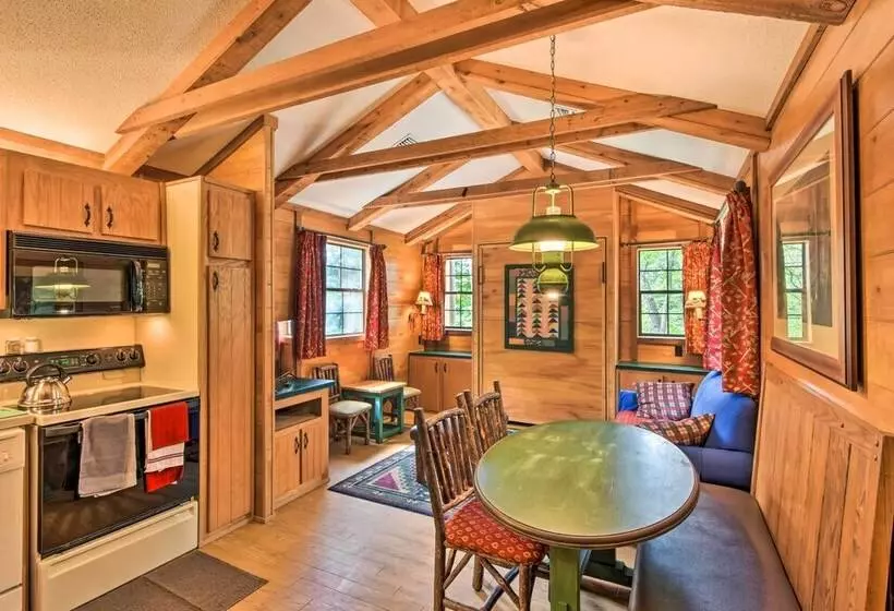 Pet Friendly Marble Cabin W/ Deck, Grill, Fire Pit