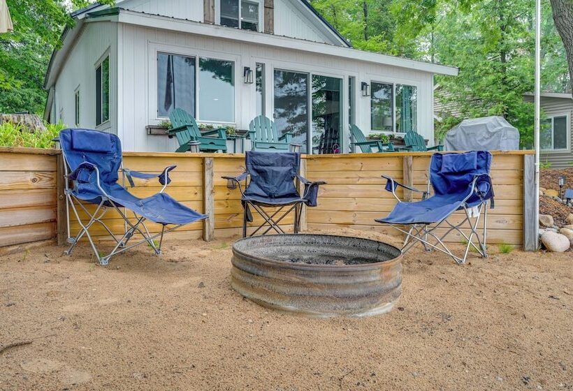 Cozy Waterfront Hale Cottage On Long Lake!