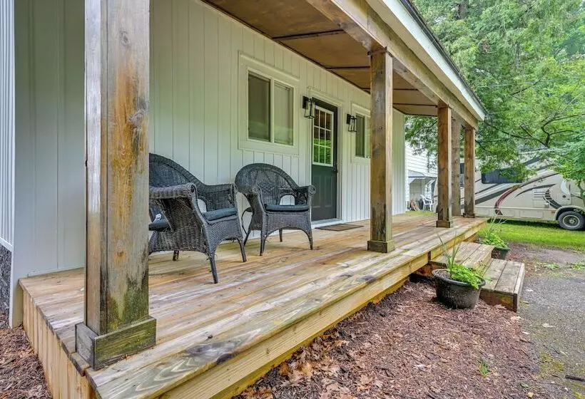 Cozy Waterfront Hale Cottage On Long Lake!