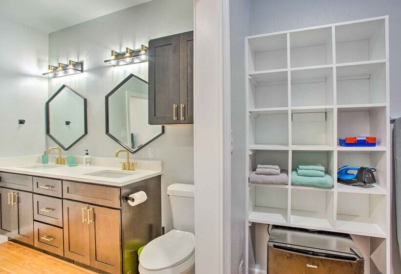 Denison Home W/ Balcony: Walk To Downtown!