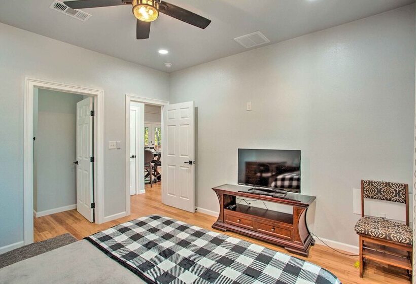 Denison Home W/ Balcony: Walk To Downtown!