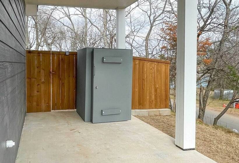 Denison Home W/ Balcony: Walk To Downtown!