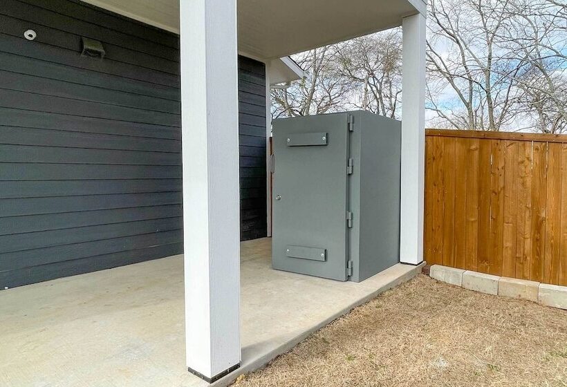 Denison Home W/ Balcony: Walk To Downtown!