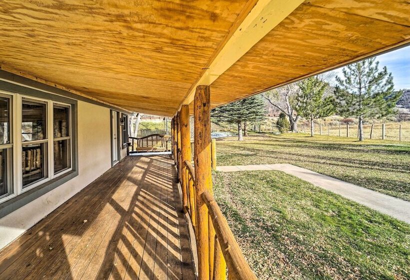 Dolores Ranch Cabin W/ Hot Tub & 1 Acre Yard!