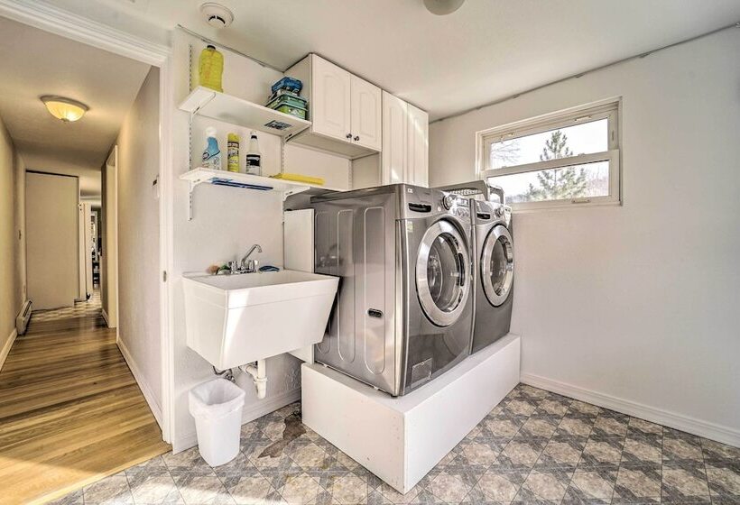 Dolores Ranch Cabin W/ Hot Tub & 1 Acre Yard!