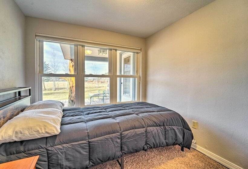 Dolores Ranch Cabin W/ Hot Tub & 1 Acre Yard!