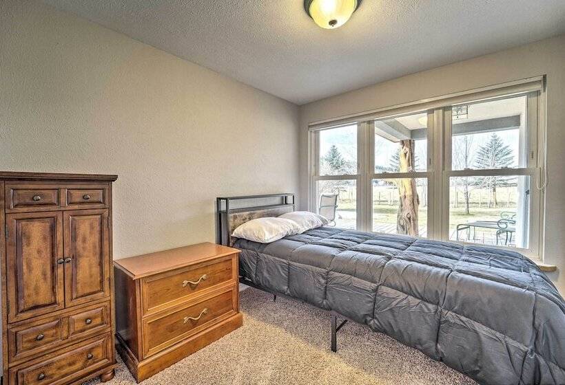 Dolores Ranch Cabin W/ Hot Tub & 1 Acre Yard!