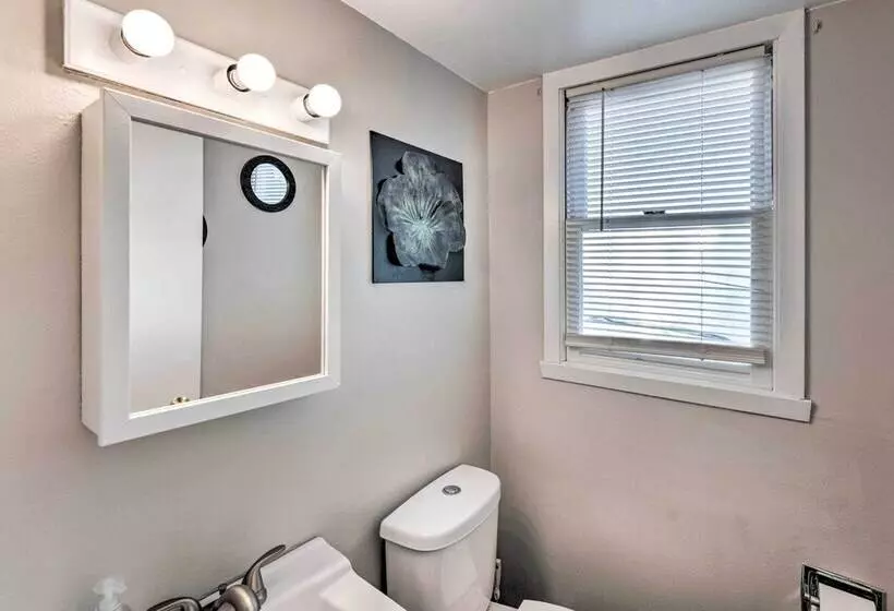 Family Friendly Rockford Home W/ Private Yard!