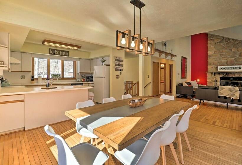 Gouldsboro Lake Home W/ Deck & Game Room!