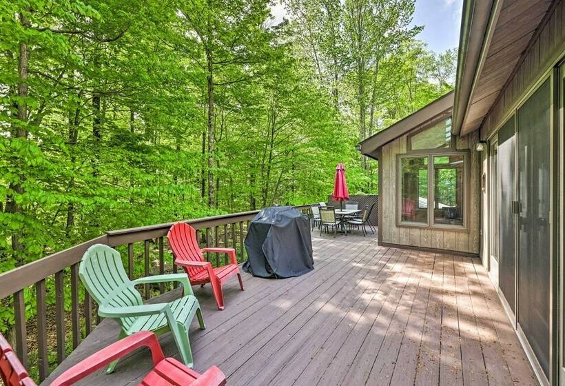 Gouldsboro Lake Home W/ Deck & Game Room!