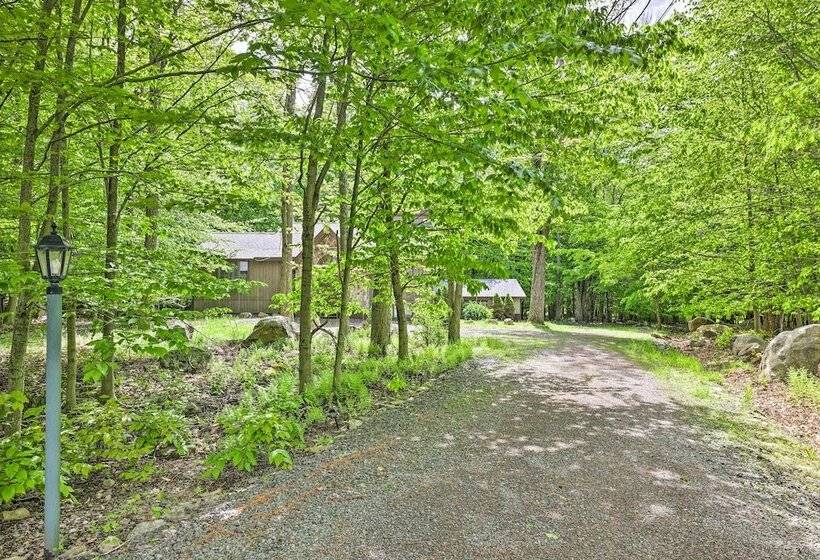 Gouldsboro Lake Home W/ Deck & Game Room!