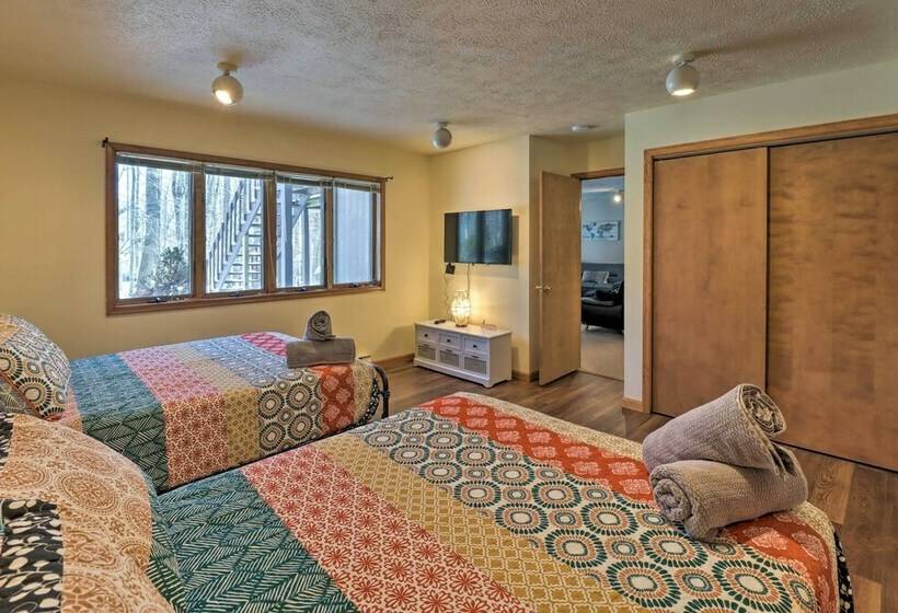 Gouldsboro Lake Home W/ Deck & Game Room!