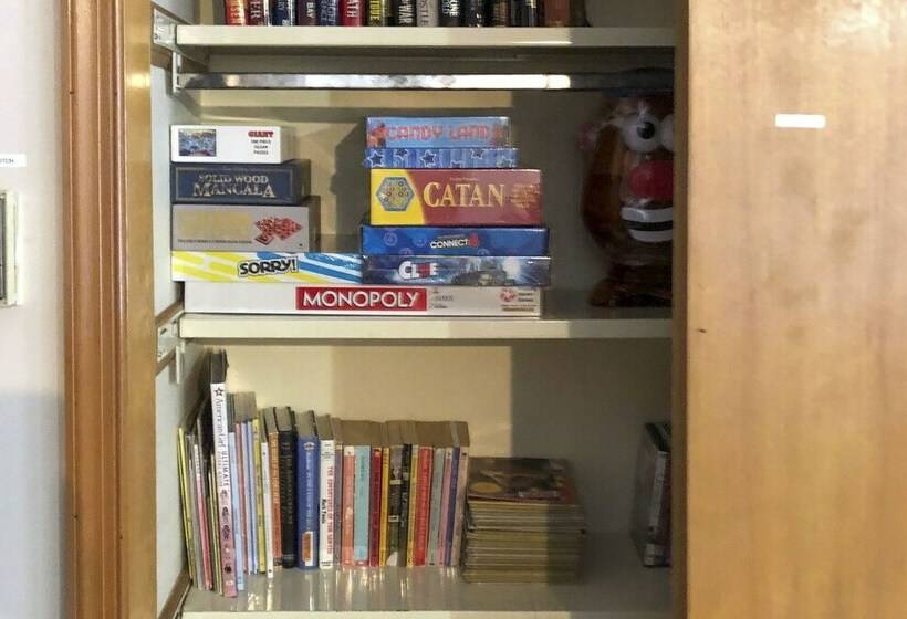 Gouldsboro Lake Home W/ Deck & Game Room!