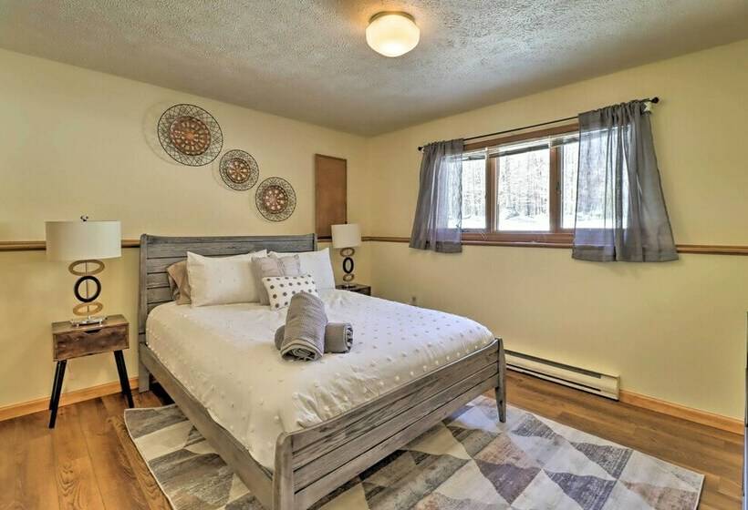 Gouldsboro Lake Home W/ Deck & Game Room!