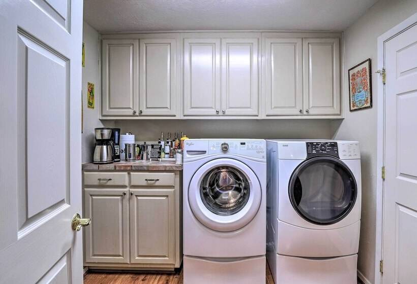 Granbury Lakefront Escape W/ Boat Dock & Slip!