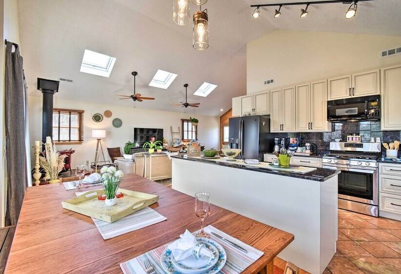 High End Canalfront Paradise W/ Dock & Kayaks!