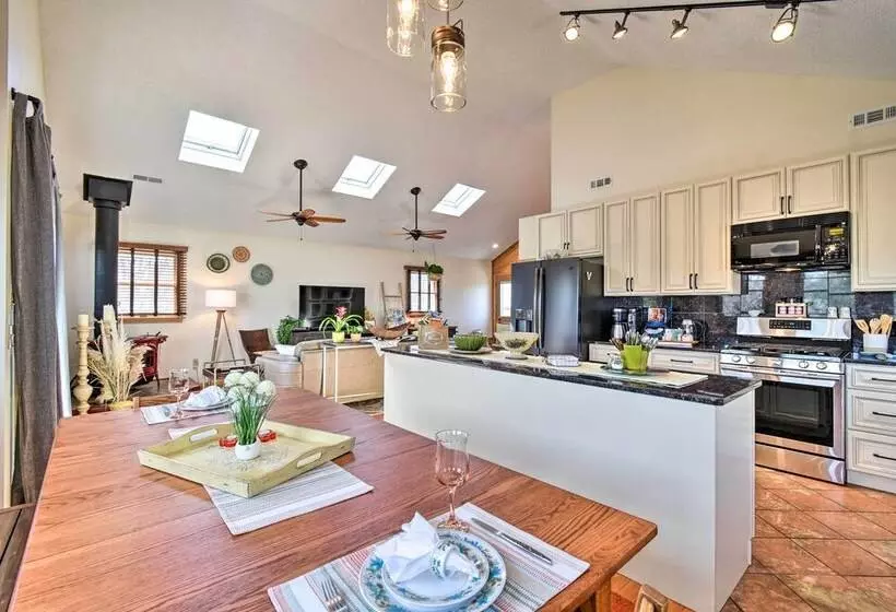 High End Canalfront Paradise W/ Dock & Kayaks!