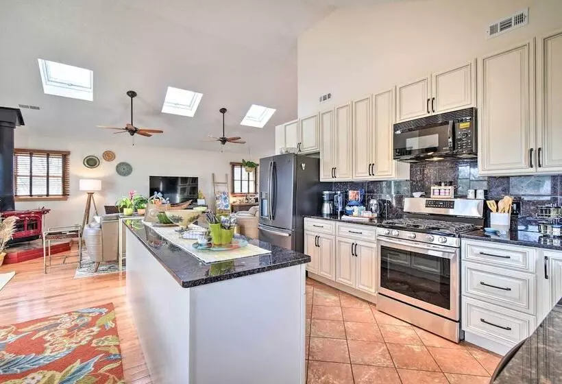 High End Canalfront Paradise W/ Dock & Kayaks!