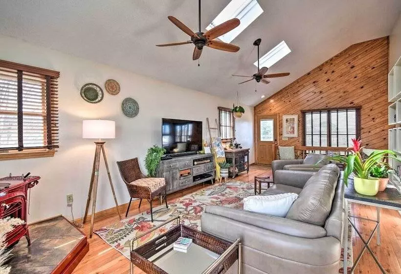 High End Canalfront Paradise W/ Dock & Kayaks!