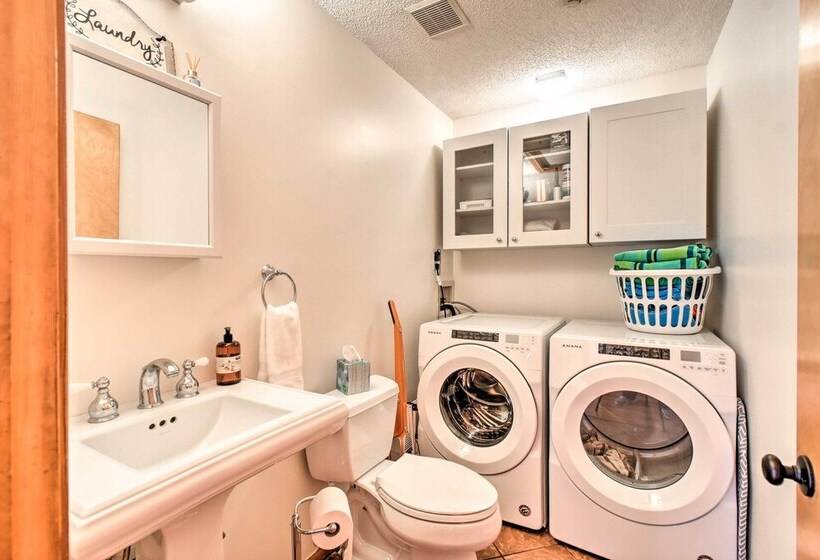 High End Canalfront Paradise W/ Dock & Kayaks!