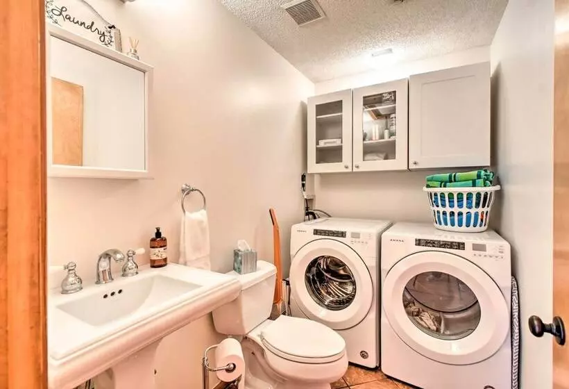 High End Canalfront Paradise W/ Dock & Kayaks!