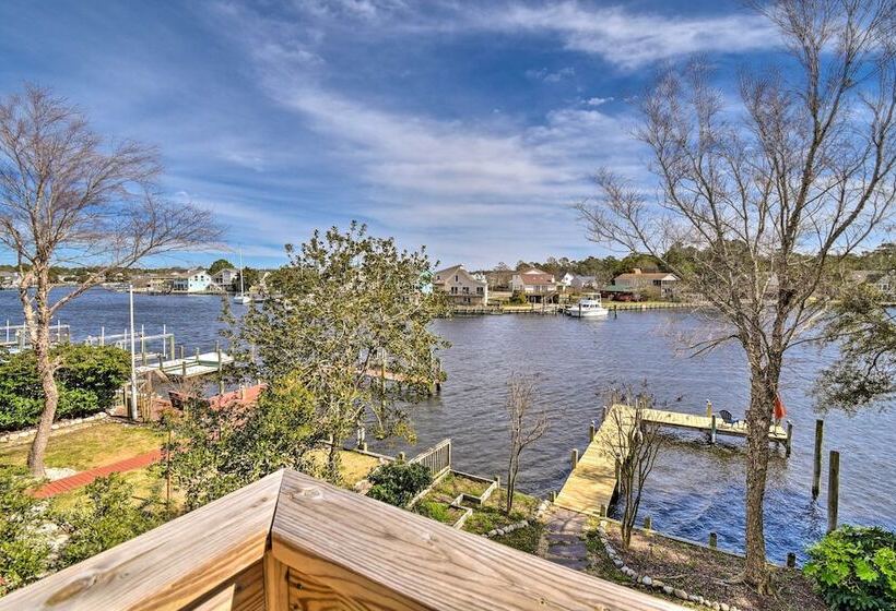 High End Canalfront Paradise W/ Dock & Kayaks!