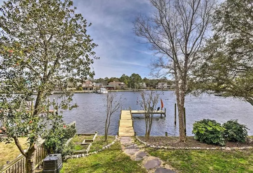 High End Canalfront Paradise W/ Dock & Kayaks!