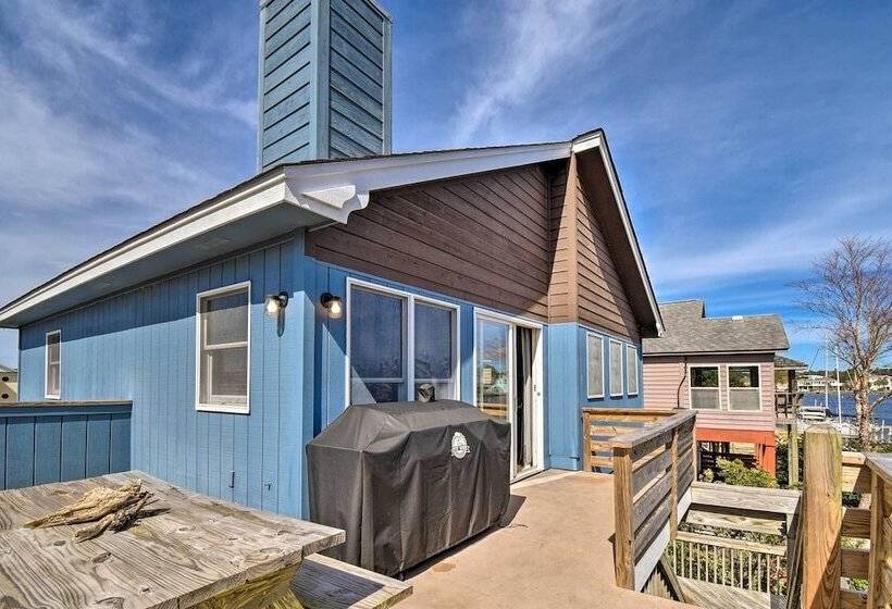 High End Canalfront Paradise W/ Dock & Kayaks!