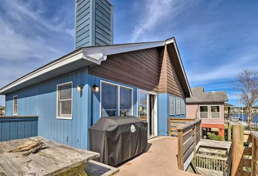 High End Canalfront Paradise W/ Dock & Kayaks!