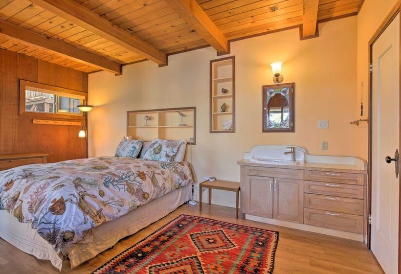 Hillside Home W/ Deck & Views Of Tomales Bay!