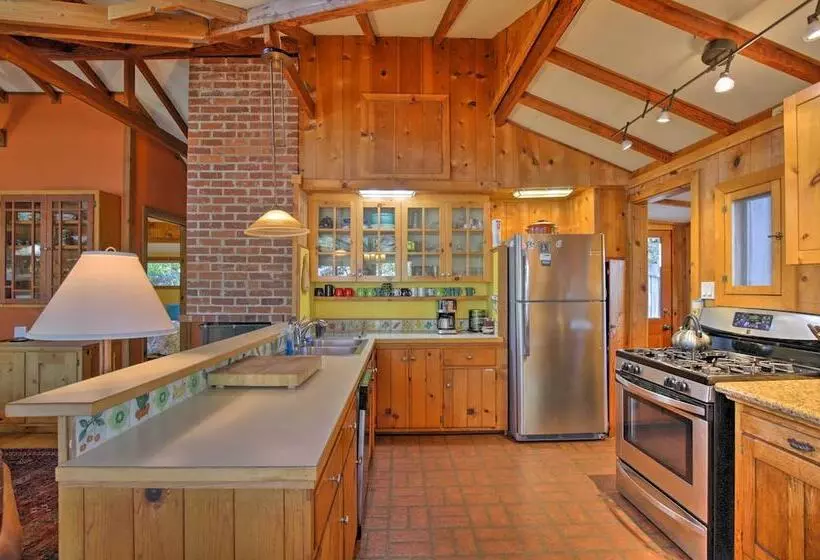 Hillside Home W/ Deck & Views Of Tomales Bay!