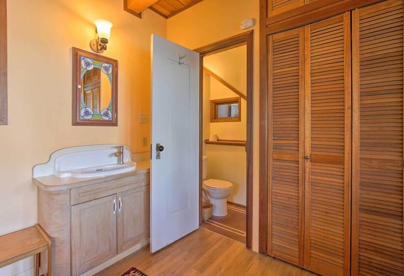 Hillside Home W/ Deck & Views Of Tomales Bay!