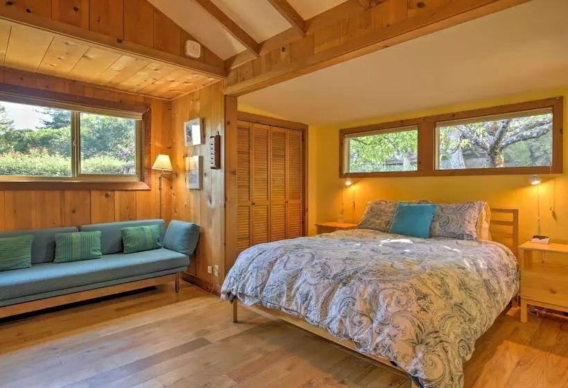 Hillside Home W/ Deck & Views Of Tomales Bay!
