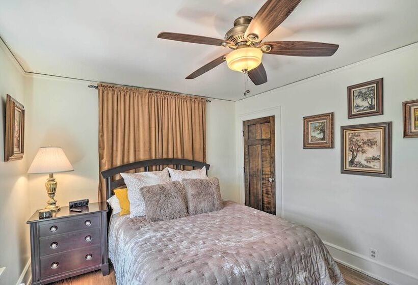 Historic Illinois Home Near Mississippi River