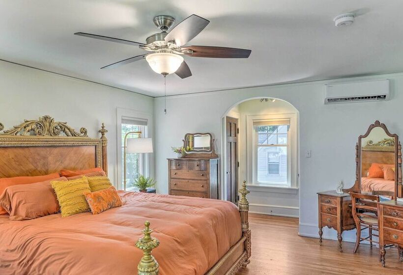 Historic Illinois Home Near Mississippi River