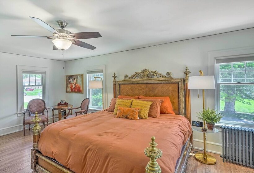 Historic Illinois Home Near Mississippi River