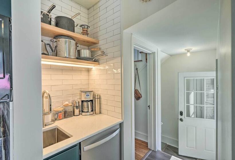 Historic Illinois Home Near Mississippi River