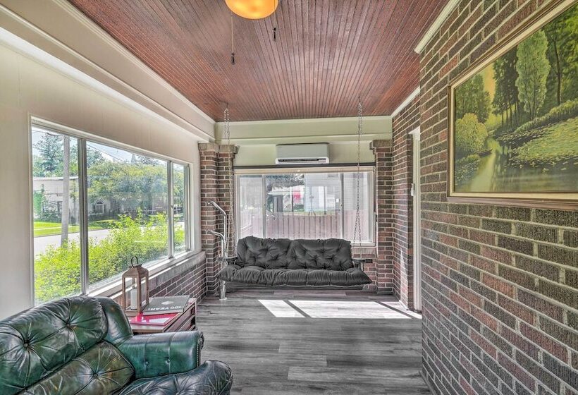 Historic Illinois Home Near Mississippi River