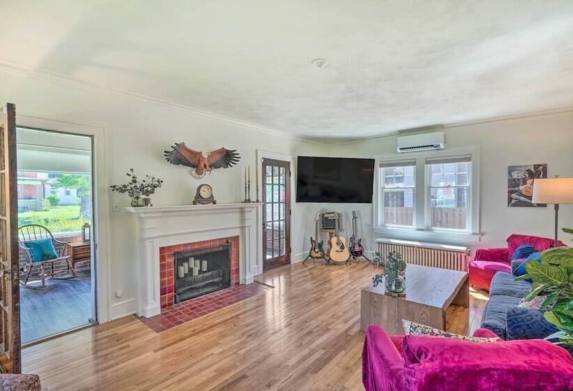 Historic Illinois Home Near Mississippi River