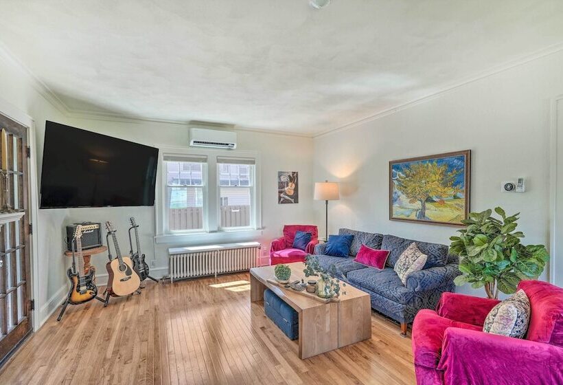 Historic Illinois Home Near Mississippi River