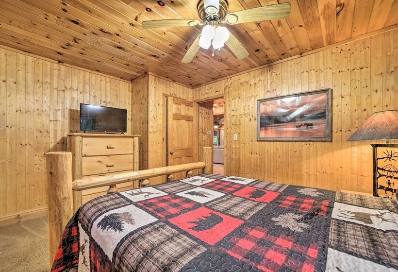 Fire Pit & Grill: Cozy Cabin In Lake Toxaway!