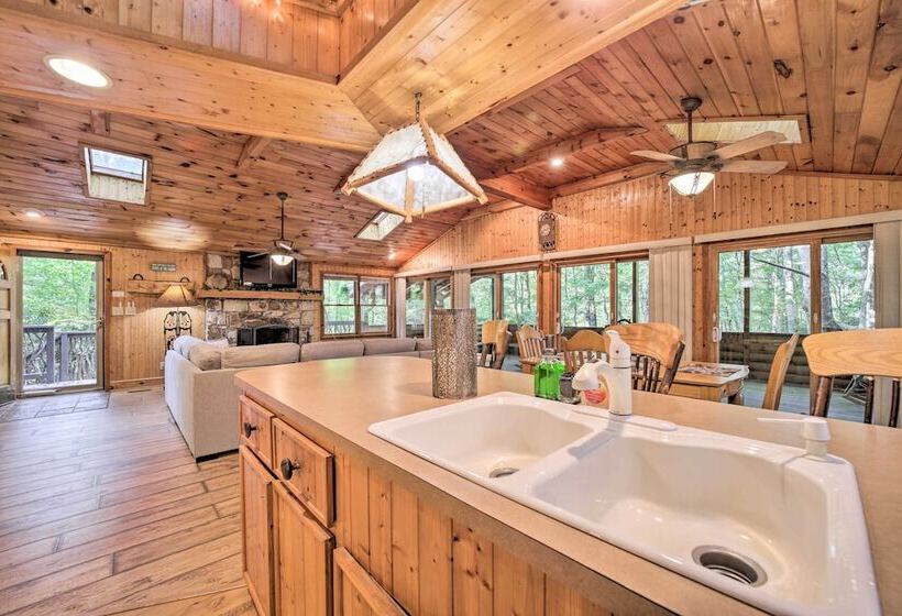 Fire Pit & Grill: Cozy Cabin In Lake Toxaway!