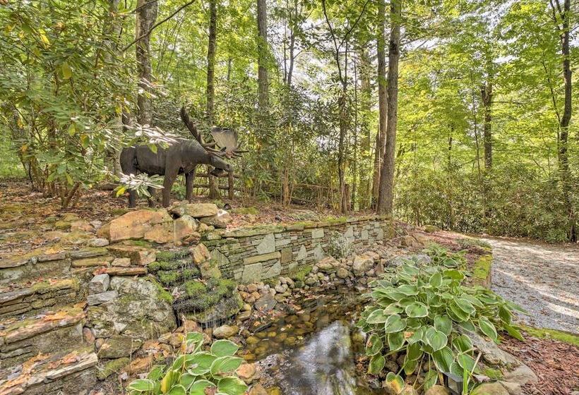 Fire Pit & Grill: Cozy Cabin In Lake Toxaway!