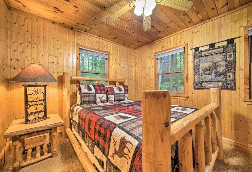 Fire Pit & Grill: Cozy Cabin In Lake Toxaway!