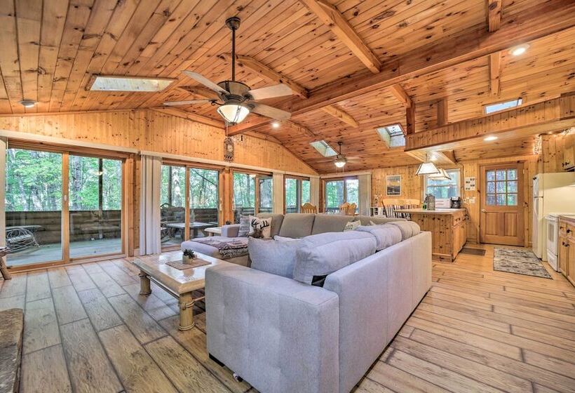 Fire Pit & Grill: Cozy Cabin In Lake Toxaway!