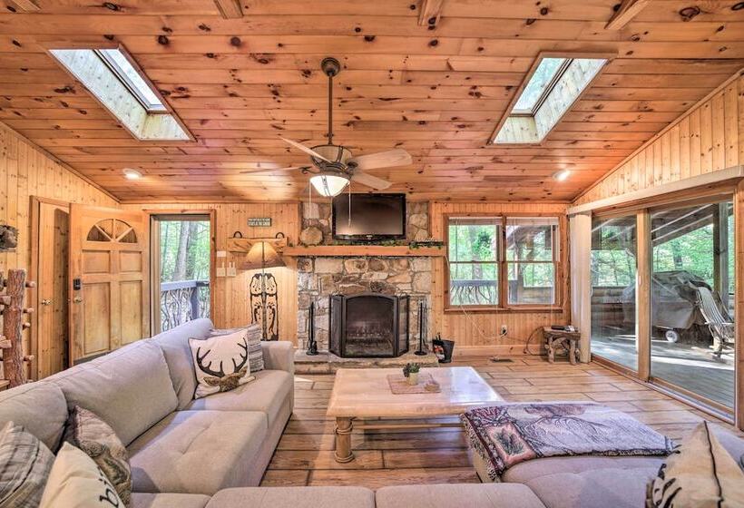 Fire Pit & Grill: Cozy Cabin In Lake Toxaway!