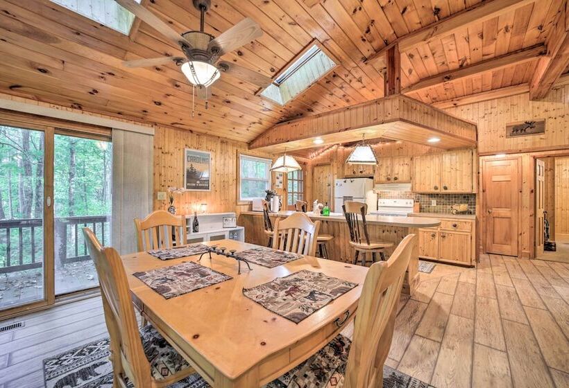 Fire Pit & Grill: Cozy Cabin In Lake Toxaway!